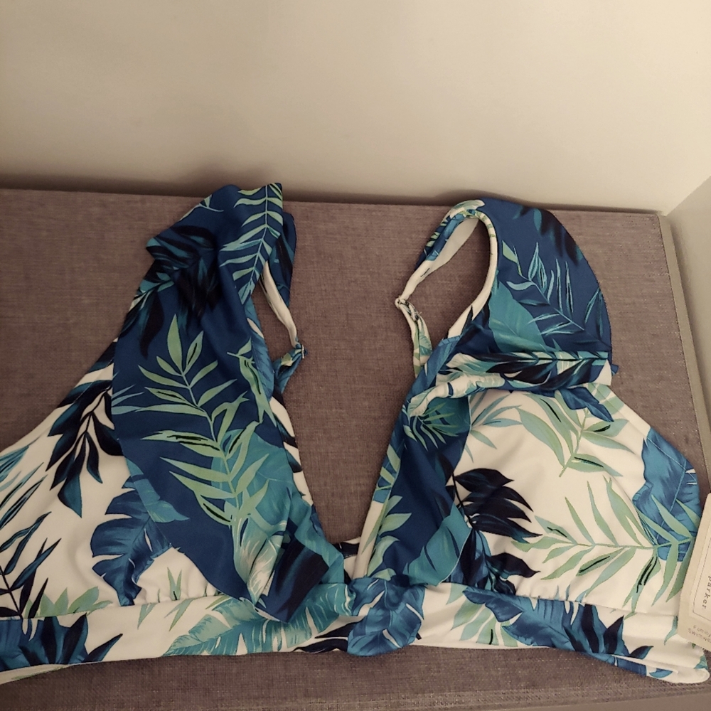 Womens  Ruffle Bikini Swim Top Size 3XL NWT